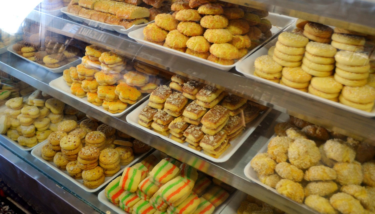Anan Bakery Là Nguồn Cung Cấp Các Dòng Bánh: Su Kem, Pateso, Cadé, Ốc Ke